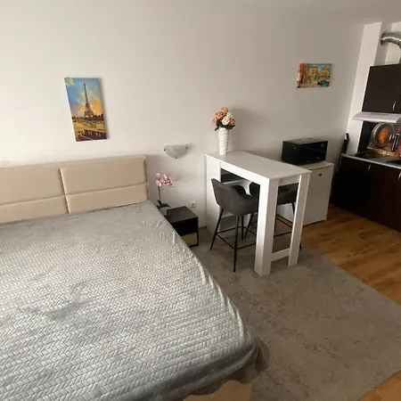 Royal Palm With Seaview Apartament